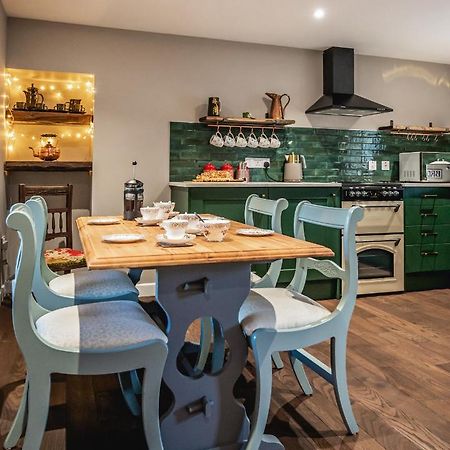 Luxury Cottage With Mountain View'S Cononbridge Exteriér fotografie